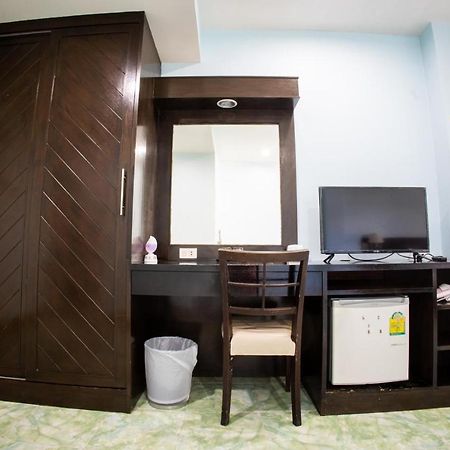 Riviera Patong Hotel Luaran gambar