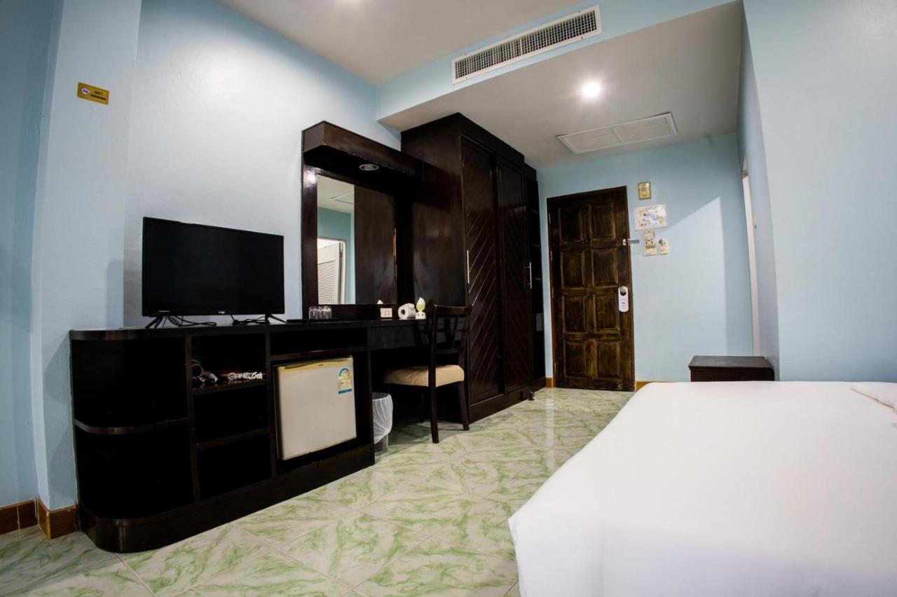 Riviera Patong Hotel Luaran gambar