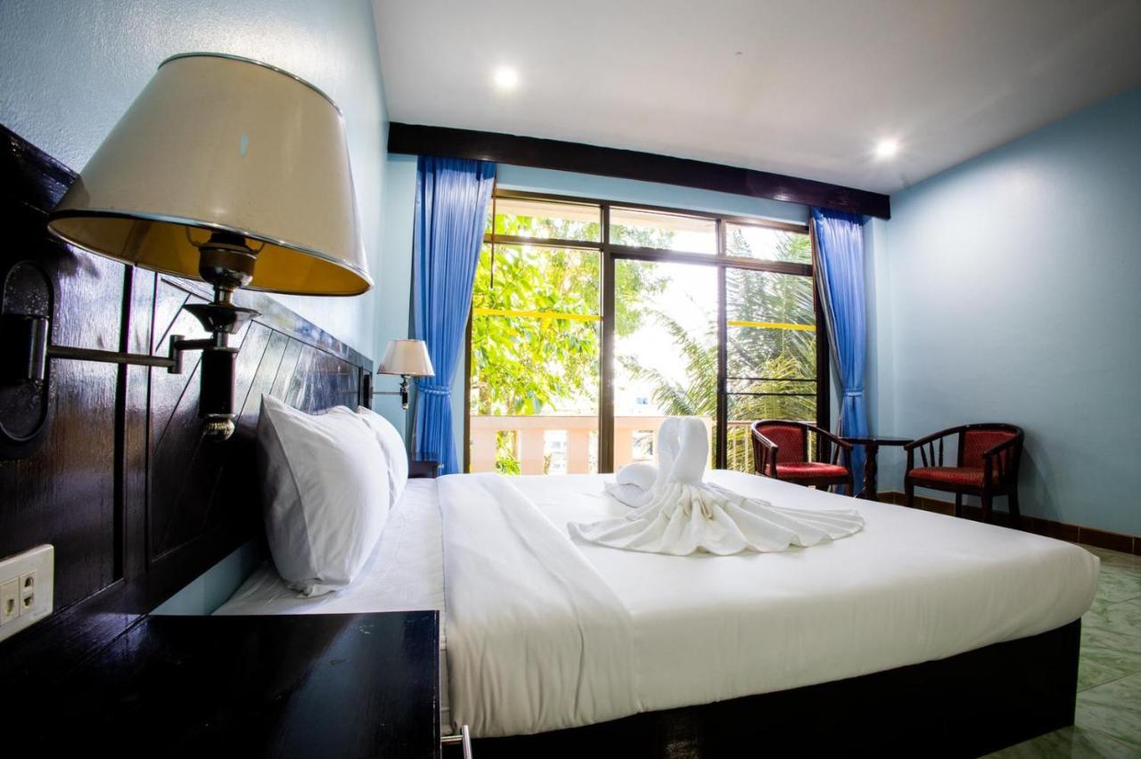 Riviera Patong Hotel Luaran gambar